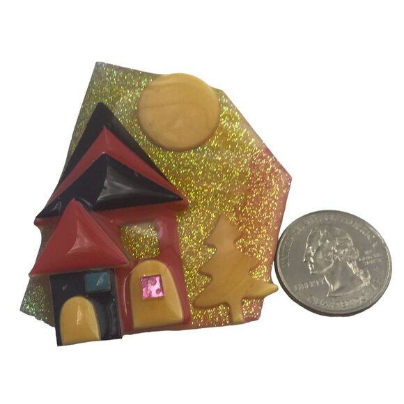 Lucinda House Pin Brooch, M69 - Picture 1 of 5